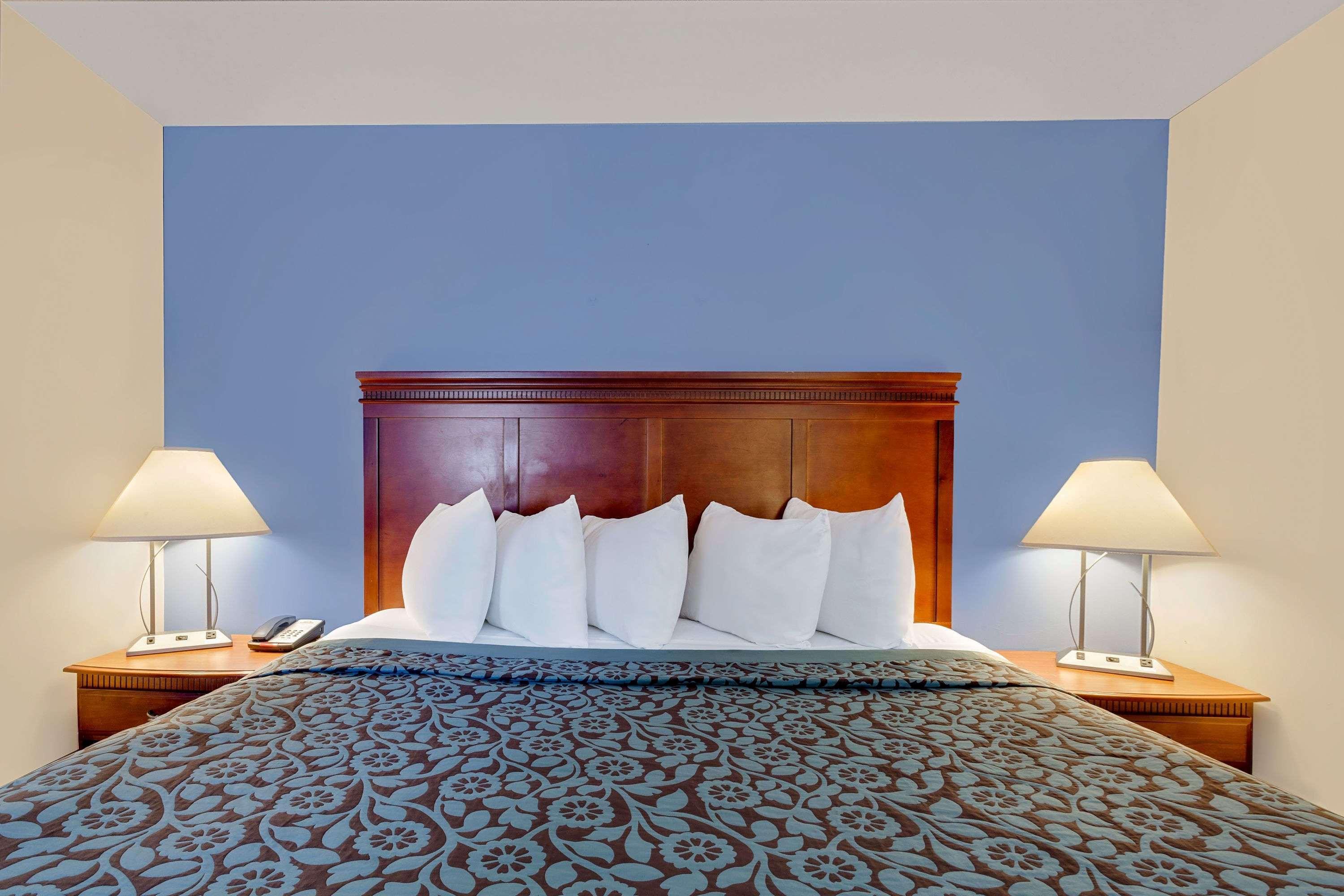 Days Inn By Wyndham Shrewsbury Worcester Eksteriør bilde