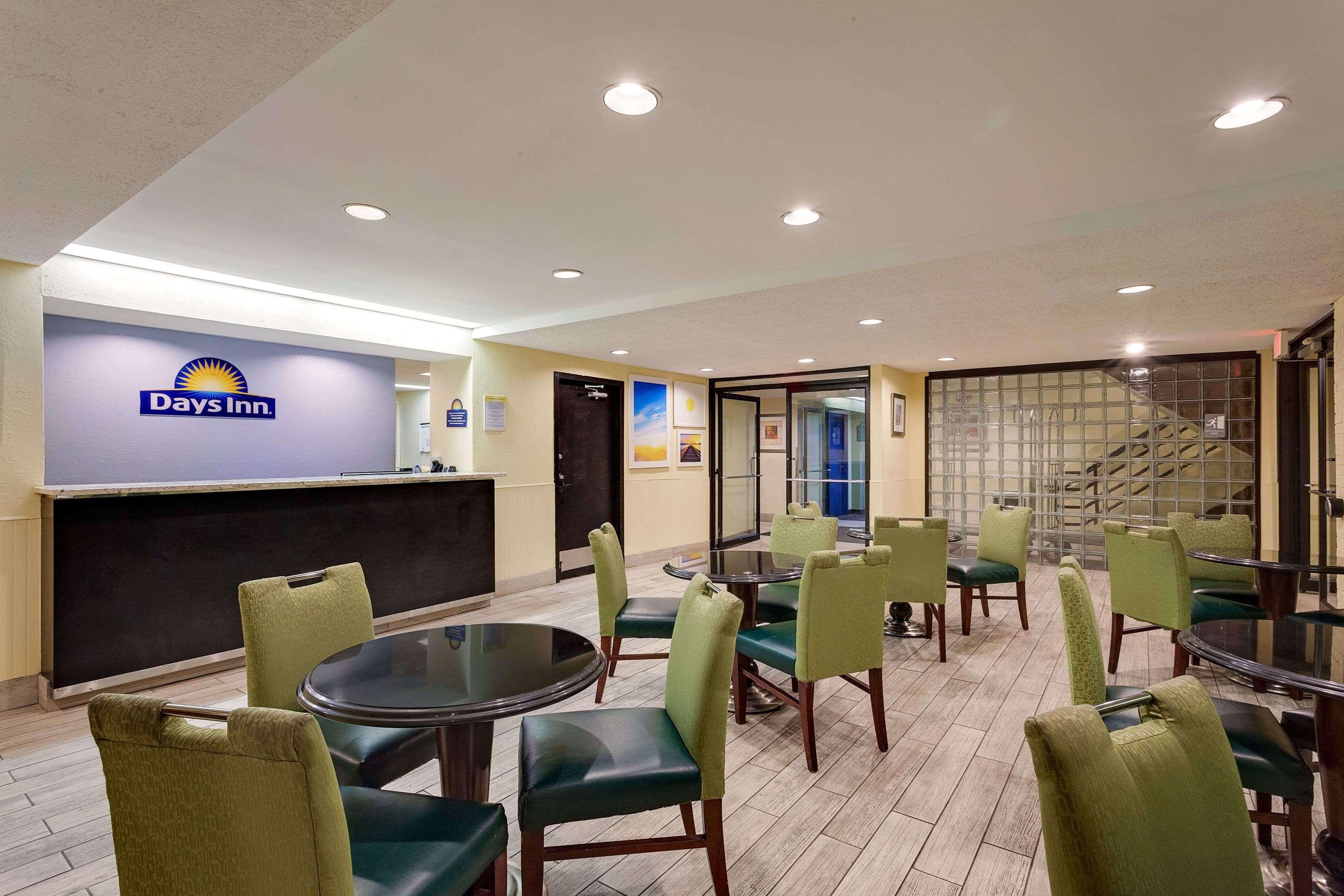 Days Inn By Wyndham Shrewsbury Worcester Eksteriør bilde